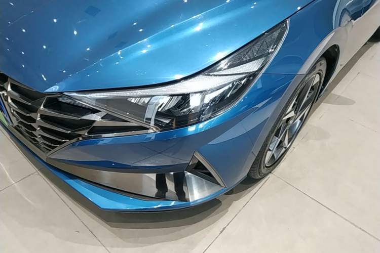 Used Hyundai Elantra 2021 1.5L CVT LUX Prestige Edition Left Front Headlight