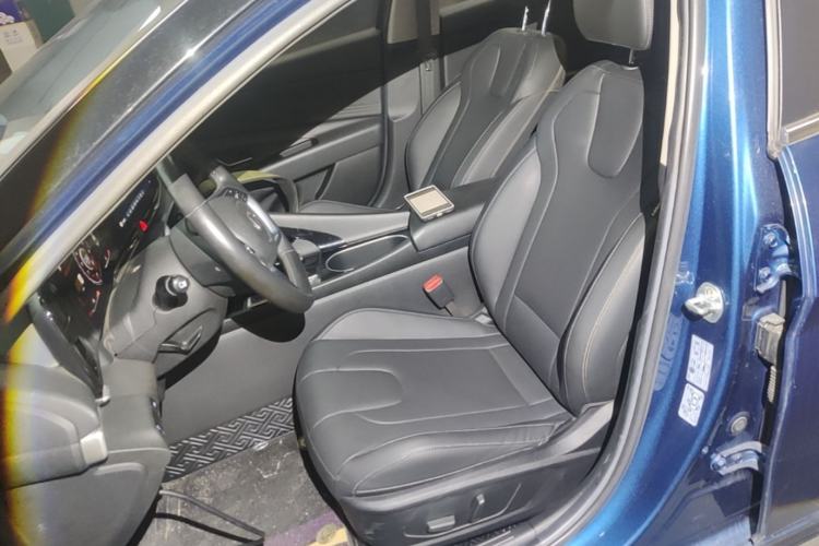 Used Hyundai Elantra 2021 1.5L CVT LUX Prestige Edition Left Front Seat
