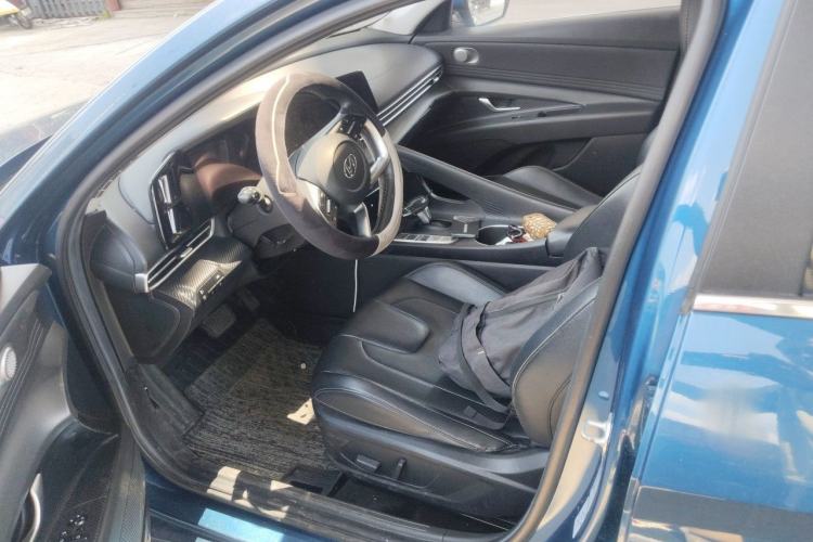 Used Hyundai Elantra 2021 1.5L CVT LUX Prestige Edition Left Front Seat