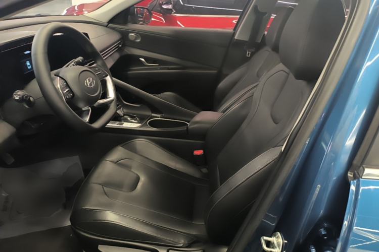 Used Hyundai Elantra 2021 1.5L CVT GLX Elite Edition Left Front Seat