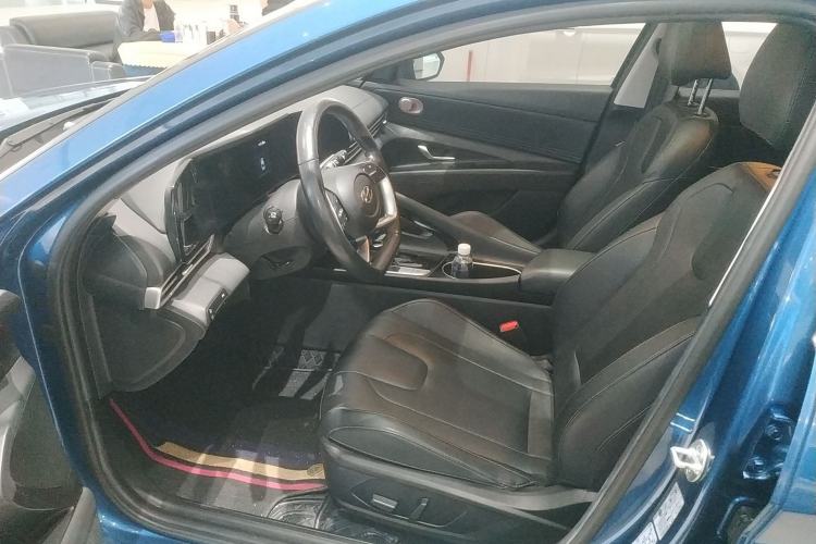 Used Hyundai Elantra 2021 1.5L CVT LUX Prestige Edition Left Front Seat