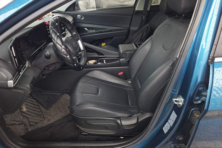 Used Hyundai Elantra 2021 1.5L CVT GLX Elite Edition Left Front Seat