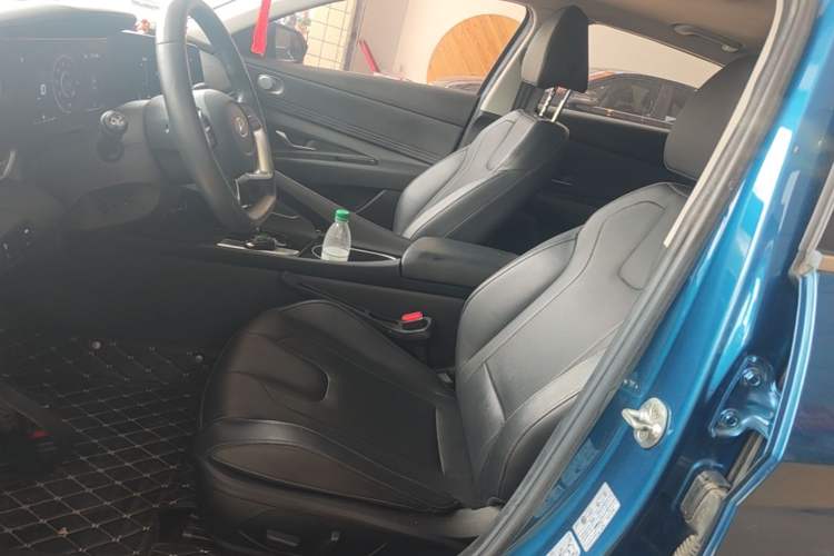 Used Hyundai Elantra 2021 1.5L CVT LUX Prestige Edition Left Front Seat