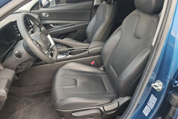 Used Hyundai Elantra 2021 1.5L CVT GLX Elite Edition Left Front Seat