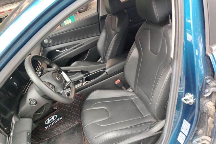 Used Hyundai Elantra 2021 1.5L CVT LUX Prestige Edition Left Front Seat