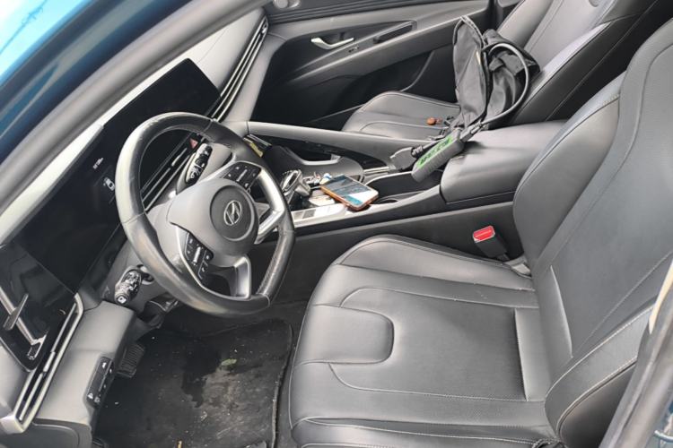 Used Hyundai Elantra 2021 1.5L CVT LUX Prestige Edition Left Front Seat