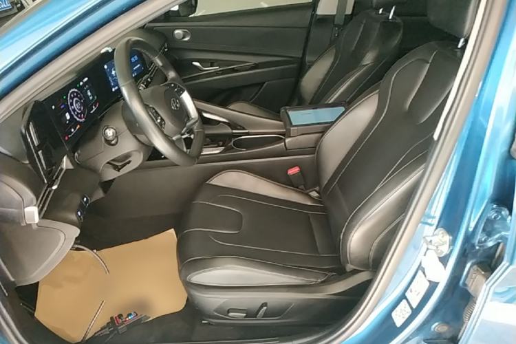 Used Hyundai Elantra 2021 1.5L CVT LUX Prestige Edition Left Front Seat
