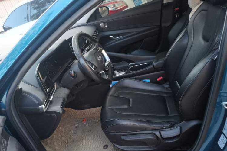 Used Hyundai Elantra 2021 1.5L CVT GLX Elite Edition Left Front Seat