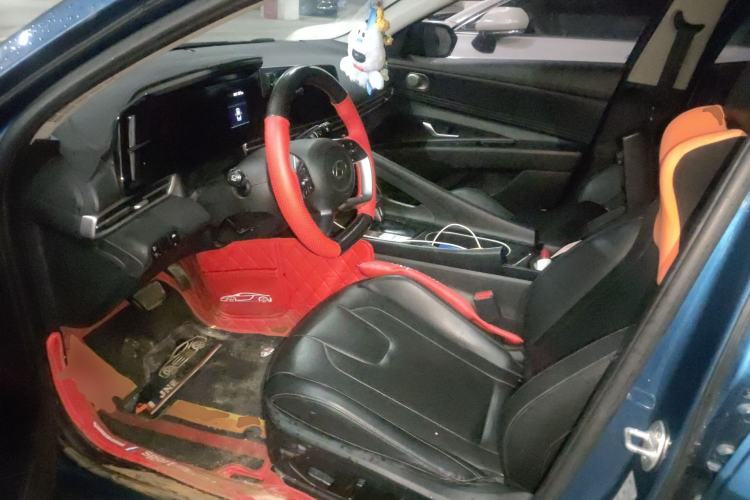 Used Hyundai Elantra 2021 1.5L CVT LUX Prestige Edition Left Front Seat