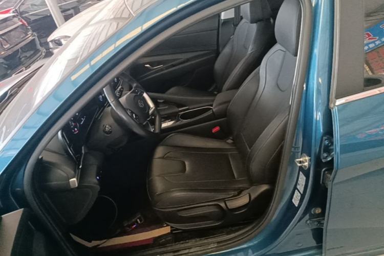 Used Hyundai Elantra 2021 1.5L CVT GLX Elite Edition Left Front Seat