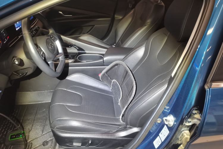 Used Hyundai Elantra 2021 1.5L CVT LUX Prestige Edition Left Front Seat