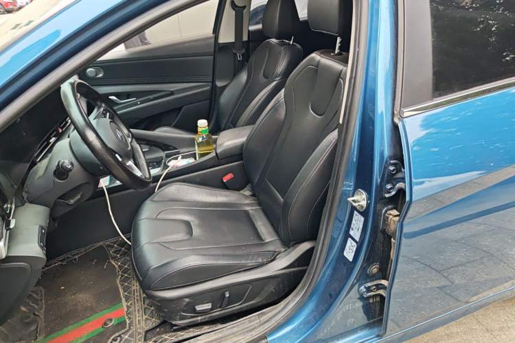 Used Hyundai Elantra 2021 1.5L CVT LUX Prestige Edition Left Front Seat