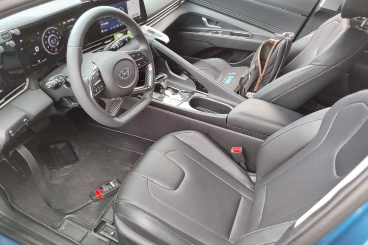 Used Hyundai Elantra 2021 1.5L CVT LUX Prestige Edition Left Front Seat