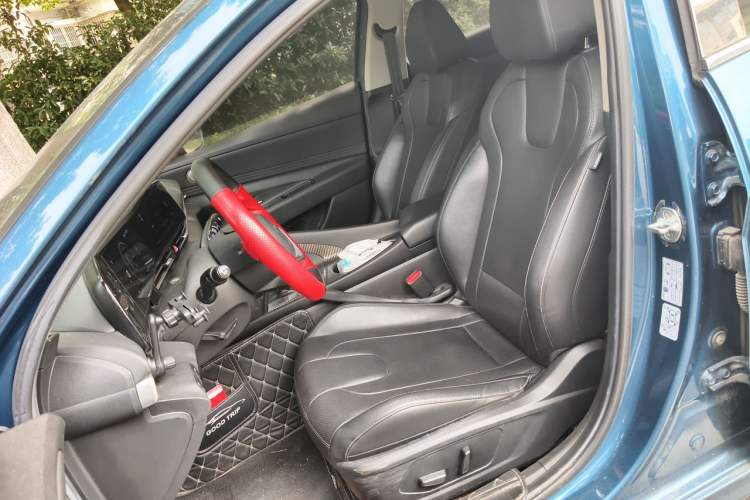 Used Hyundai Elantra 2021 1.5L CVT LUX Prestige Edition Left Front Seat