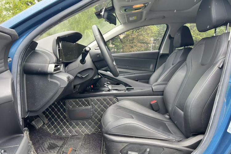 Used Hyundai Elantra 2021 1.5L CVT LUX Prestige Edition Left Front Seat