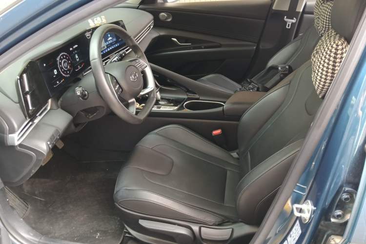 Used Hyundai Elantra 2021 1.5L CVT GLX Elite Edition Left Front Seat