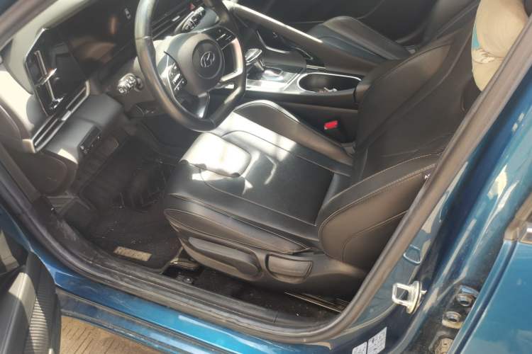 Used Hyundai Elantra 2021 1.5L CVT GLX Elite Edition Left Front Seat