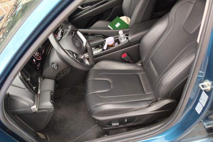 Used Hyundai Elantra 2021 1.5L CVT LUX Prestige Edition Left Front Seat