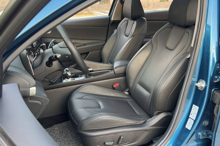 Used Hyundai Elantra 2021 1.5L CVT LUX Prestige Edition Left Front Seat
