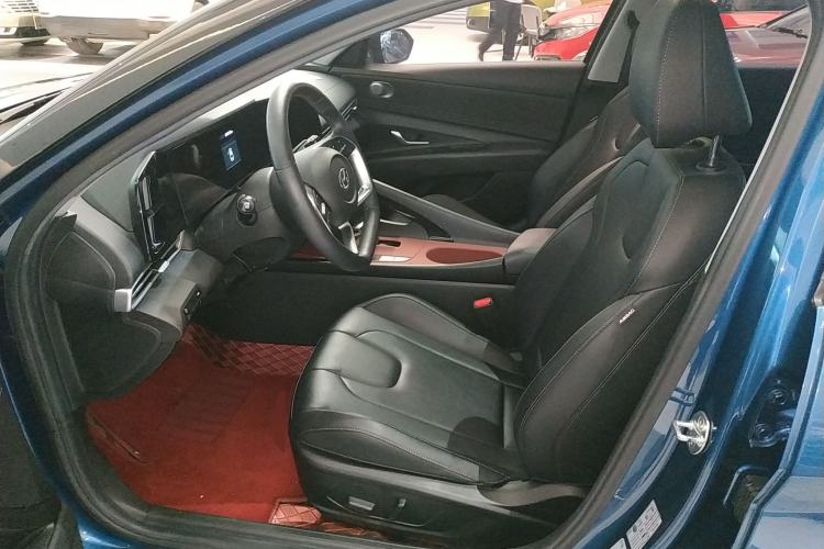 Used Hyundai Elantra 2021 1.5L CVT LUX Prestige Edition Left Front Seat