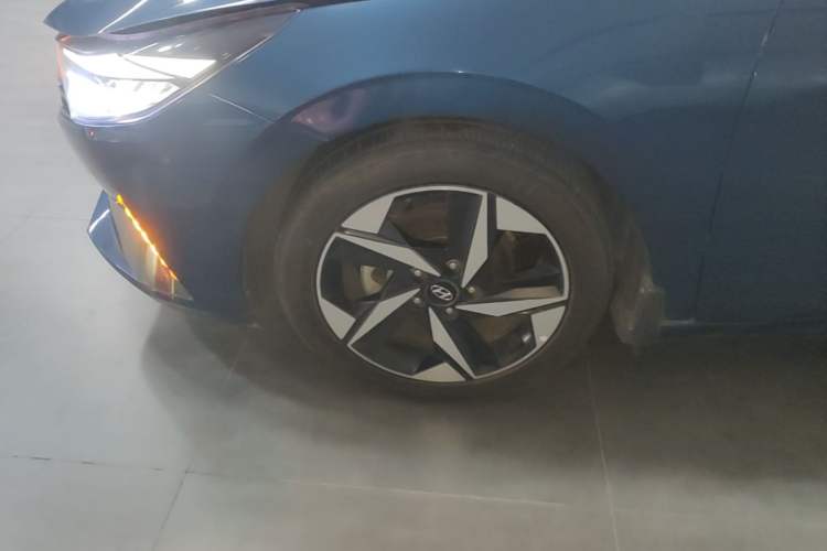 Used Hyundai Elantra 2021 1.5L CVT LUX Prestige Edition Left Front Wheel Hub