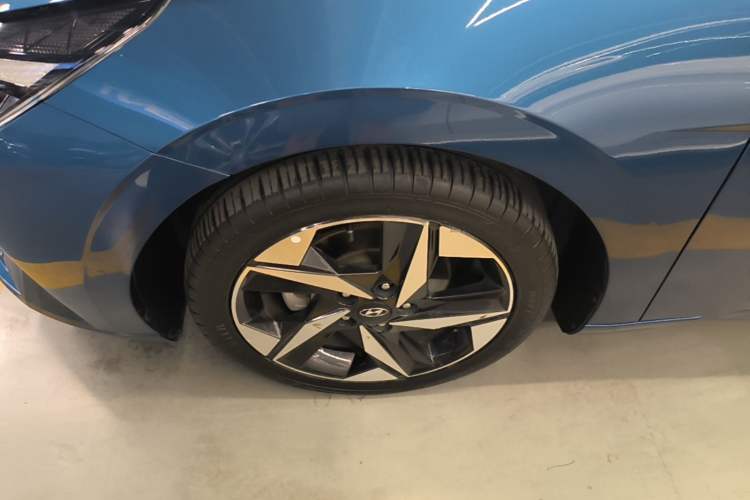 Used Hyundai Elantra 2021 1.5L CVT GLX Elite Edition Left Front Wheel Hub