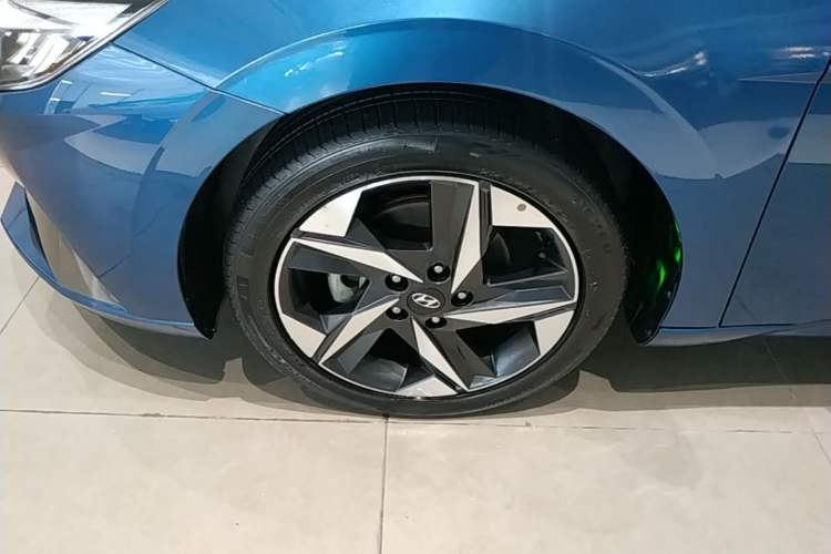 Used Hyundai Elantra 2021 1.5L CVT LUX Prestige Edition Left Front Wheel Hub
