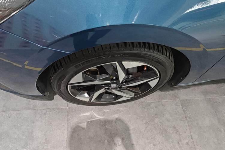 Used Hyundai Elantra 2021 1.5L CVT GLX Elite Edition Left Front Wheel Hub