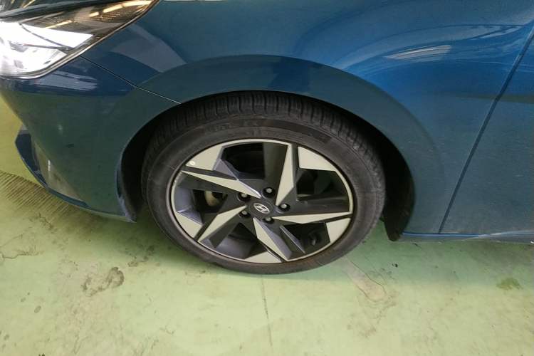 Used Hyundai Elantra 2021 1.5L CVT LUX Prestige Edition Left Front Wheel Hub