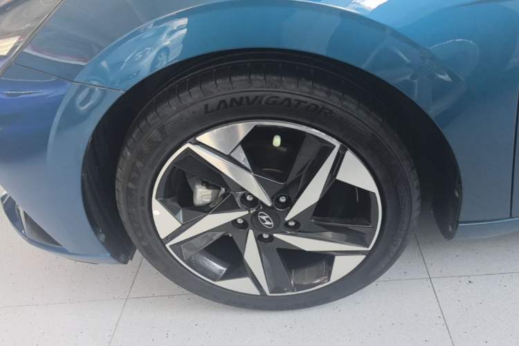 Used Hyundai Elantra 2021 1.5L CVT GLX Elite Edition Left Front Wheel Hub