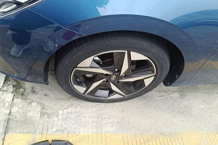 Used Hyundai Elantra 2021 1.5L CVT GLX Elite Edition Left Front Wheel Hub