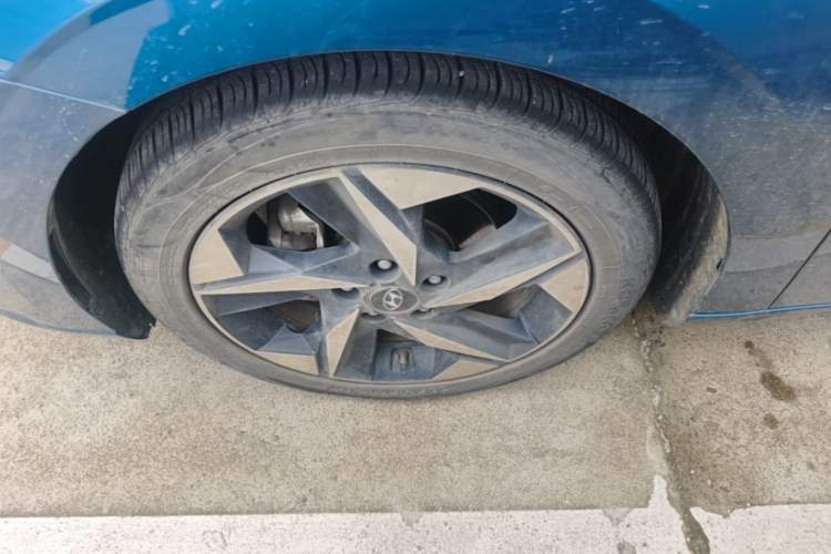 Used Hyundai Elantra 2021 1.5L CVT LUX Prestige Edition Left Front Wheel Hub