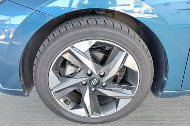 Used Hyundai Elantra 2021 1.5L CVT GLX Elite Edition Left Front Wheel Hub