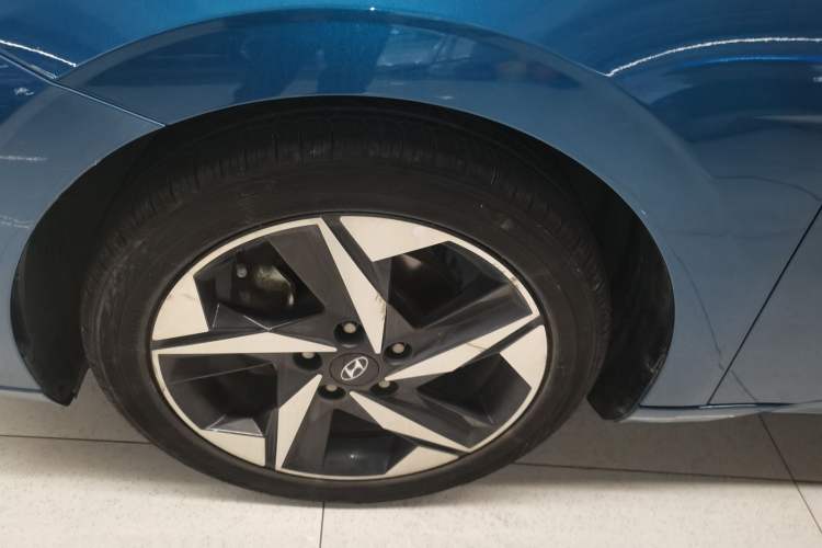 Used Hyundai Elantra 2021 1.5L CVT LUX Prestige Edition Left Front Wheel Hub