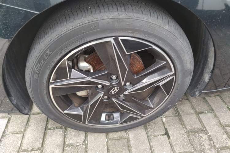 Used Hyundai Elantra 2021 1.5L CVT LUX Prestige Edition Left Front Wheel Hub