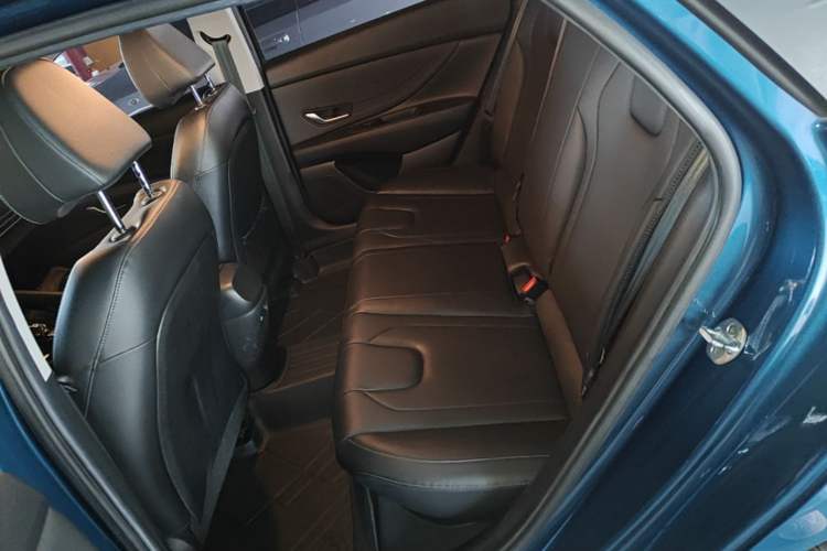 Used Hyundai Elantra 2021 1.5L CVT LUX Prestige Edition Left Rear Seat