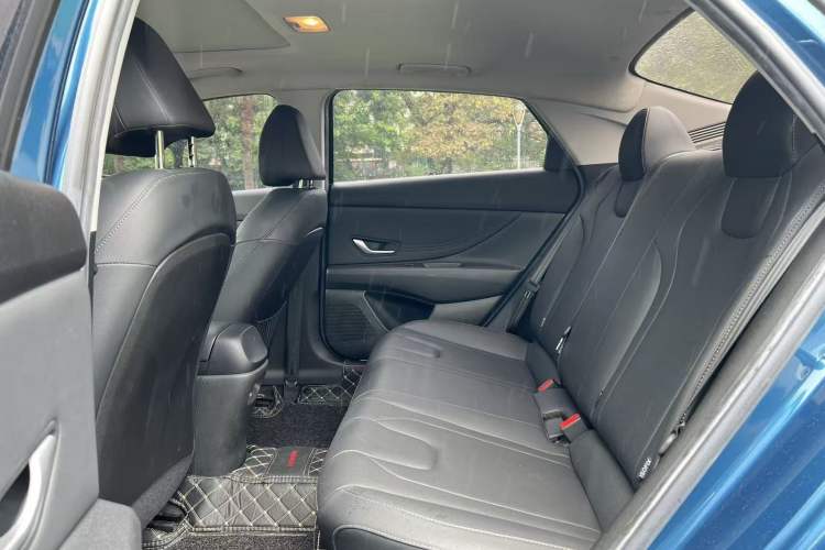Used Hyundai Elantra 2021 1.5L CVT LUX Prestige Edition Left Rear Seat