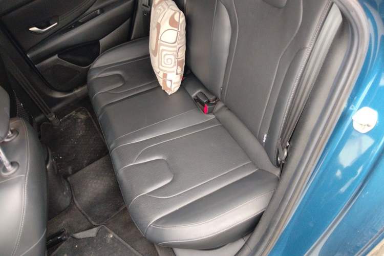 Used Hyundai Elantra 2021 1.5L CVT LUX Prestige Edition Left Rear Seat