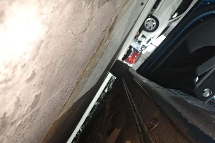 Used Hyundai Elantra 2021 1.5L CVT GLX Elite Edition Left Side Sill