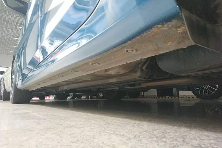 Used Hyundai Elantra 2021 1.5L CVT LUX Prestige Edition Left Side Sill