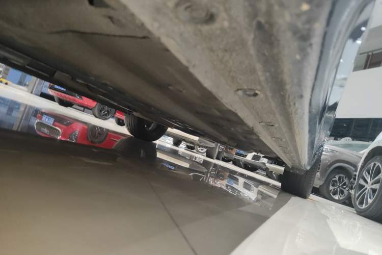 Used Hyundai Elantra 2021 1.5L CVT GLX Elite Edition Left Side Sill