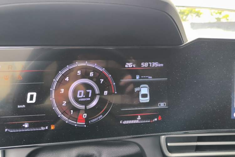 Used Hyundai Elantra 2021 1.5L CVT LUX Prestige Edition Odometer Close Up