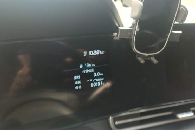 Used Hyundai Elantra 2021 1.5L CVT GLX Elite Edition Odometer Close Up