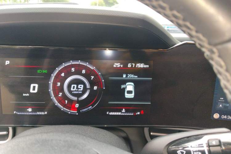 Used Hyundai Elantra 2021 1.5L CVT LUX Prestige Edition Odometer Close Up