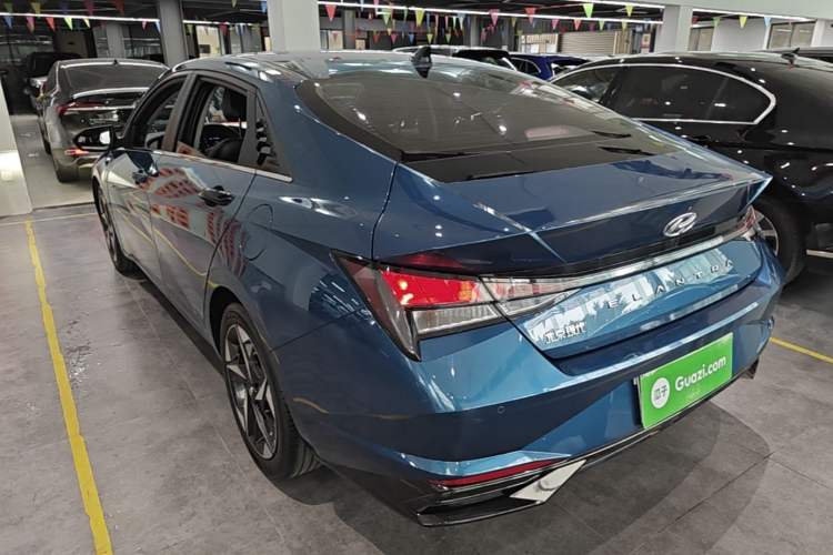 Used Hyundai Elantra 2021 1.5L CVT GLX Elite Edition Rear Left 45 Deg