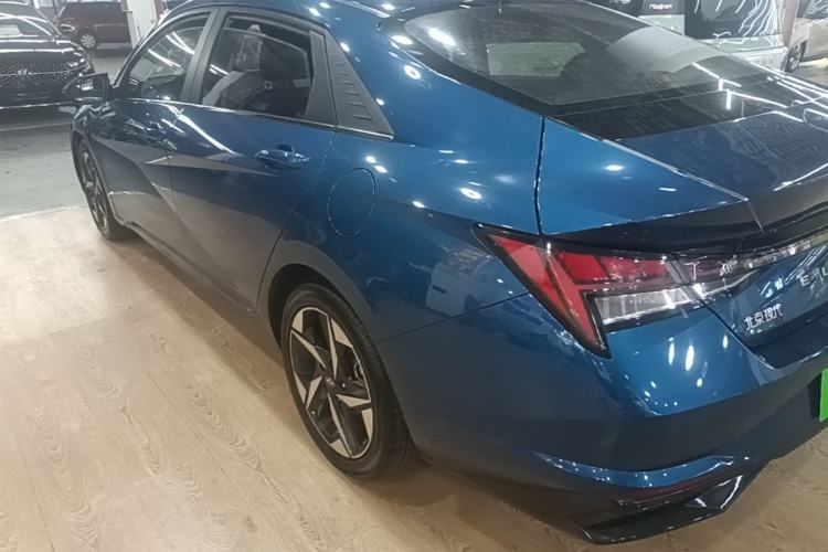 Used Hyundai Elantra 2021 1.5L CVT GLX Elite Edition Rear Left 45 Deg