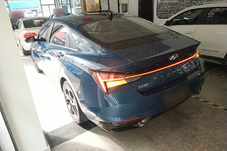 Used Hyundai Elantra 2021 1.5L CVT LUX Prestige Edition Rear Left 45 Deg