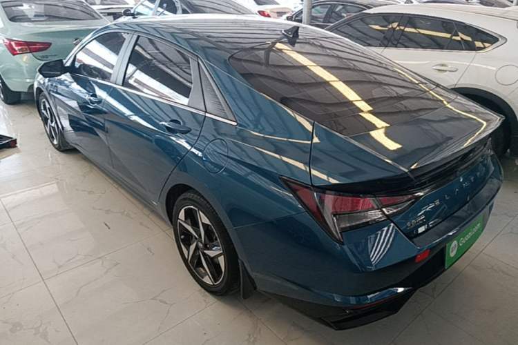 Used Hyundai Elantra 2021 1.5L CVT GLX Elite Edition Rear Left 45 Deg