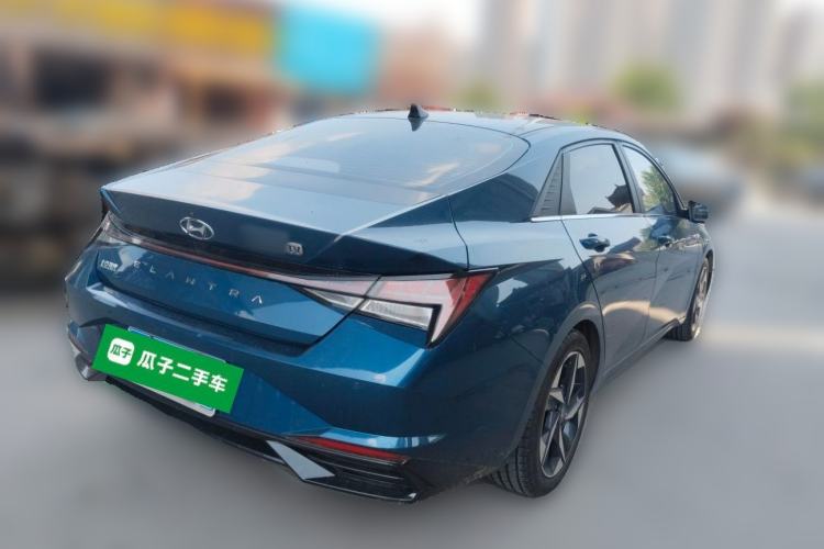 Used Hyundai Elantra 2021 1.5L CVT LUX Prestige Edition Rear Right 45 Deg