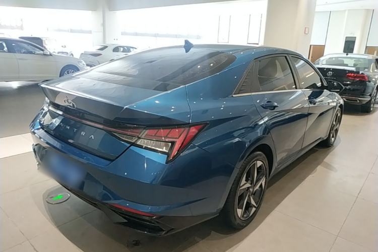 Used Hyundai Elantra 2021 1.5L CVT LUX Prestige Edition Rear Right 45 Deg